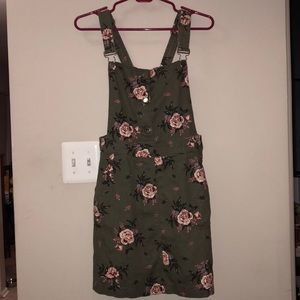 Overall dress